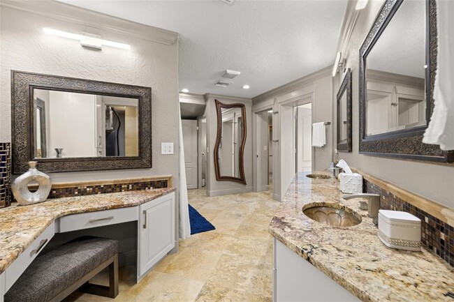 Building Photo - 2785 Bayside Dr S