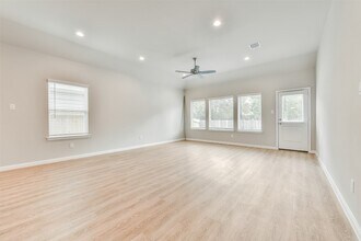 Building Photo - 3911 Sugardale St