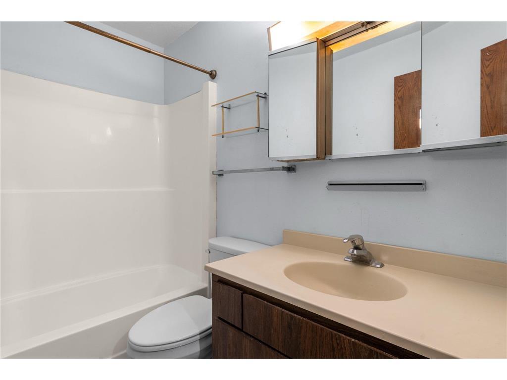 Building Photo - 4101 Parklawn Ave