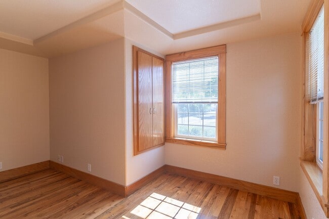 Building Photo - 3-bedroom 2 bath House $2,495