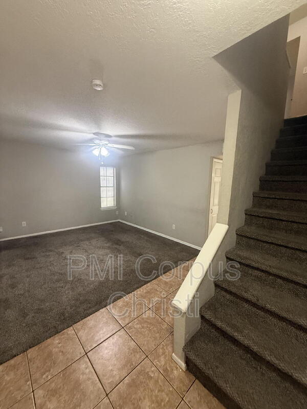 Building Photo - 5001 Meandering Ln