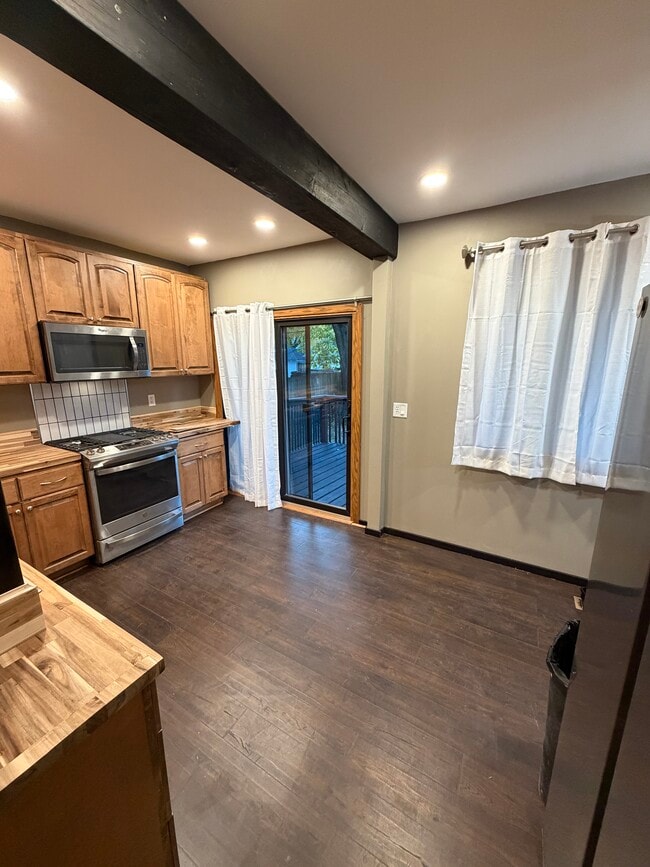 Building Photo - 3332 S 32nd Ave