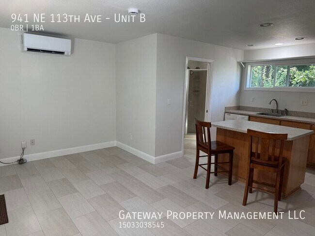 Building Photo - 941 NE 113th Ave