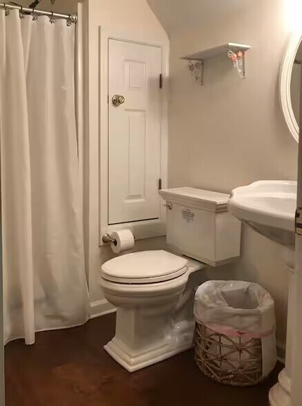 Upstairs Bath w Shower - 23166 Bridgeway Ct E