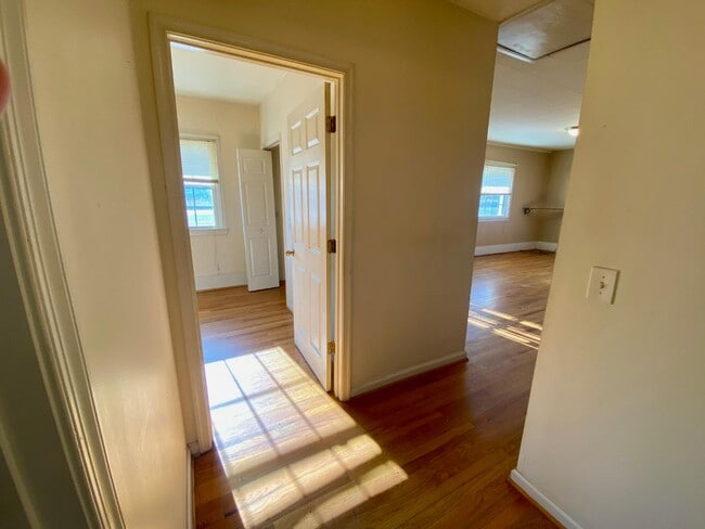 Building Photo - 6260 Renan Rd