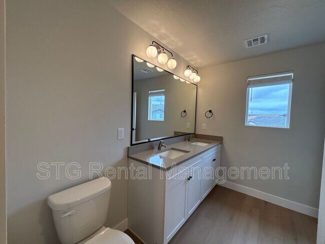 Building Photo - 3963 Fossil Way