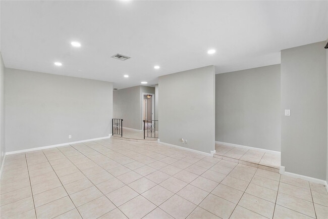 Building Photo - 3843 NW 81st Terrace