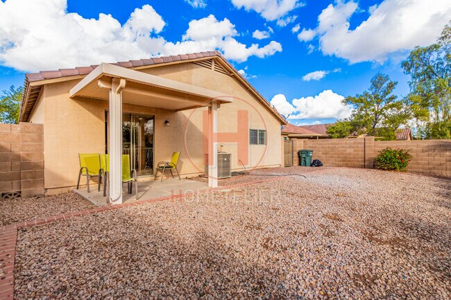 Building Photo - 597 W Casa Mirage Dr