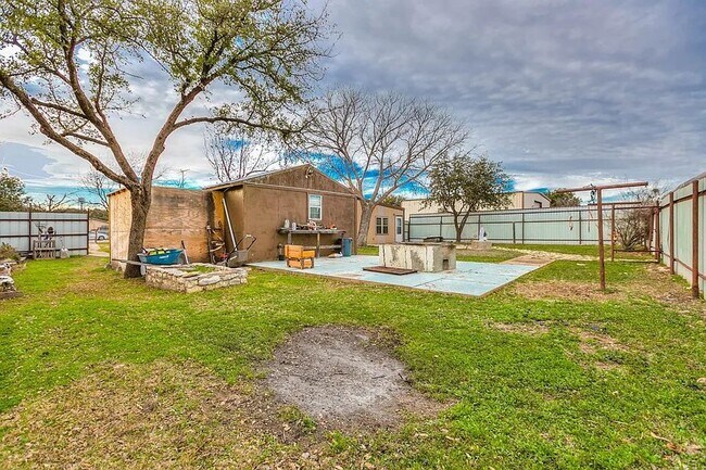 Building Photo - 19638 6th St