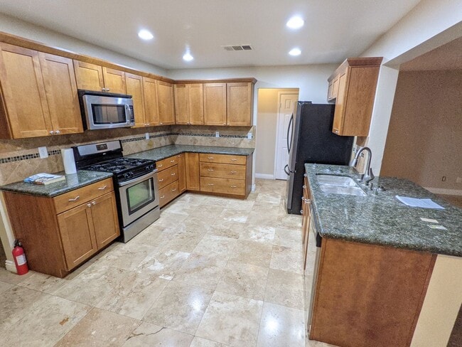 Building Photo - 7613 Sea Wind Dr