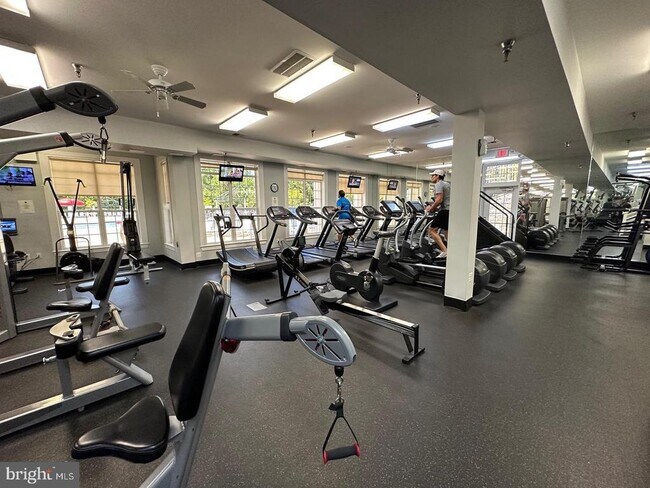 Building Photo - 43395 Briar Creek Terrace