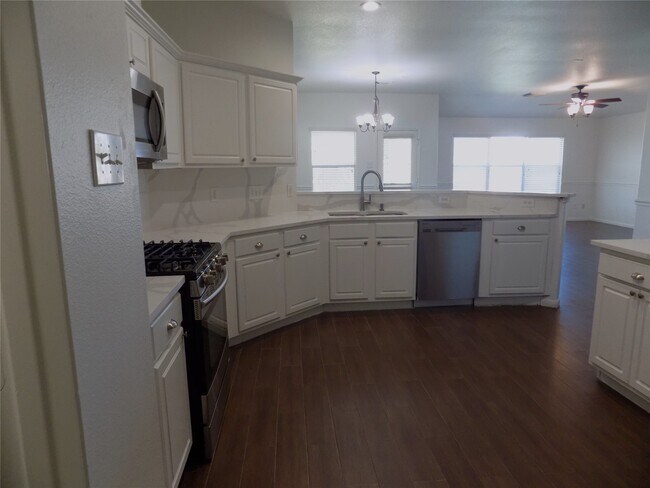 Building Photo - 1918 Appleton Dr