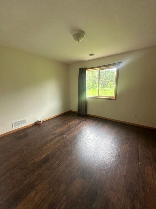 Building Photo - 4 Bed, 2 bath Single Family Home - Pillager