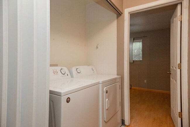 Building Photo - 720 City Park Ave