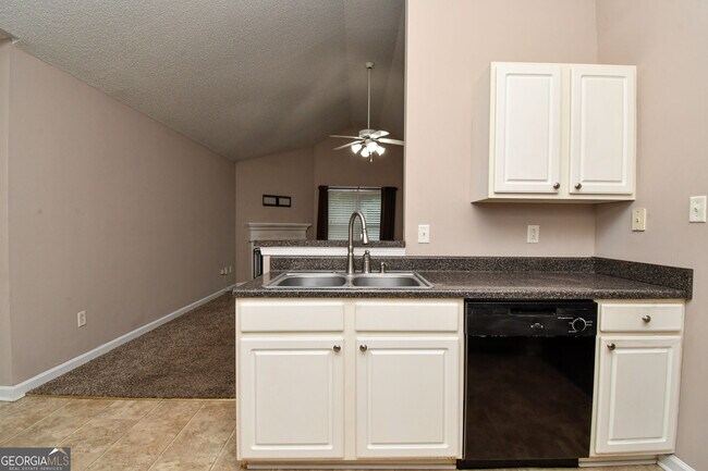 Building Photo - 4747 Bob White Run
