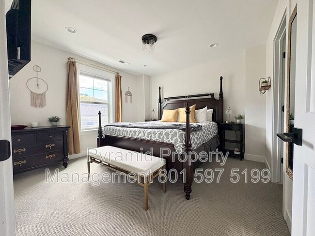 Building Photo - 1027 Wasatch Spring Rd