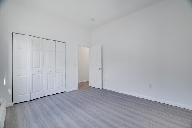 Building Photo - 9406 Juniper Dr