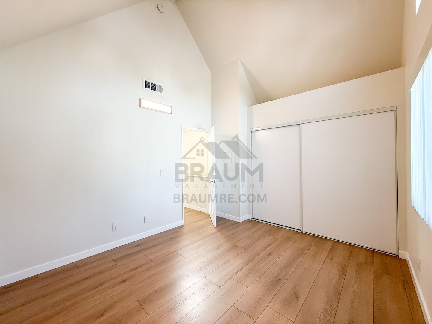 Building Photo - 14249 Friar St