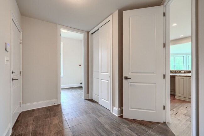 Building Photo - 2847 Seabiscuit Dr