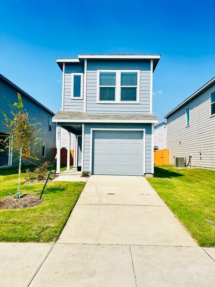 Welcome Home! - 806 Sandhill Crane Ln