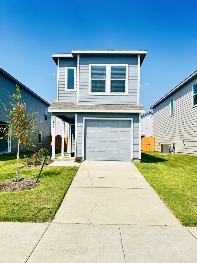 Building Photo - 806 Sandhill Crane Ln