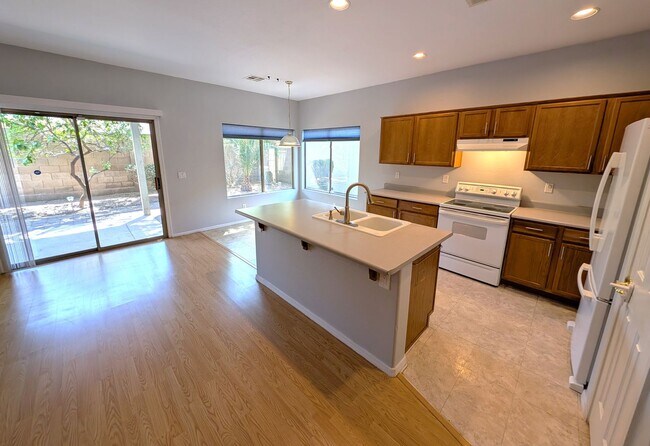 Building Photo - 3 Bedroom Home in the Crismon Crossing Com...