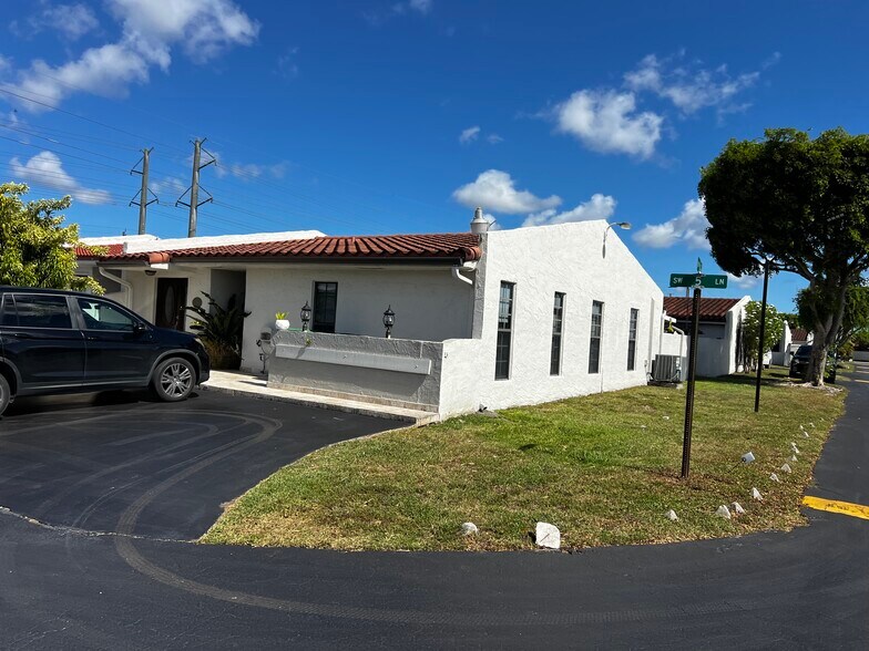 Primary Photo - 9466 SW 5th Ln