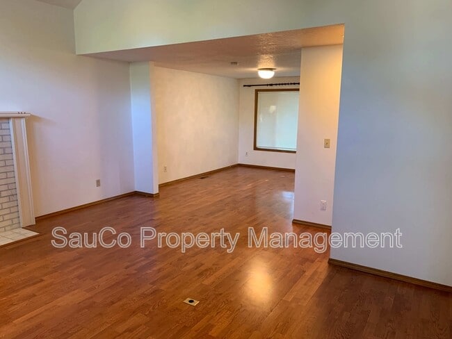 Building Photo - 1587 NE 57th Ave