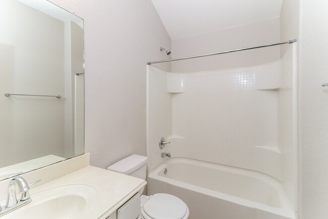 Building Photo - 2412 Hawkwood Ct