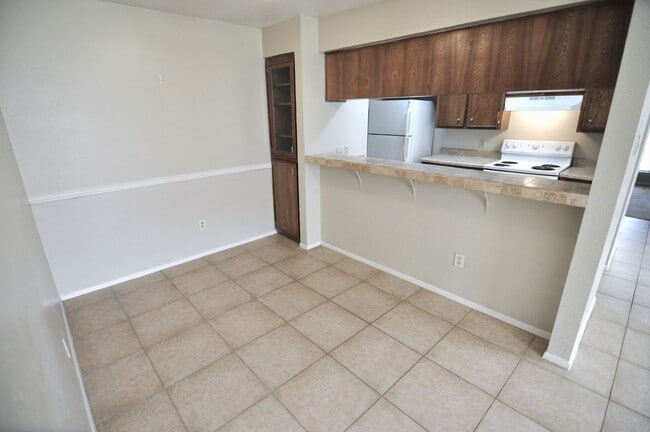 Building Photo - 10616 Mellow Meadow Dr