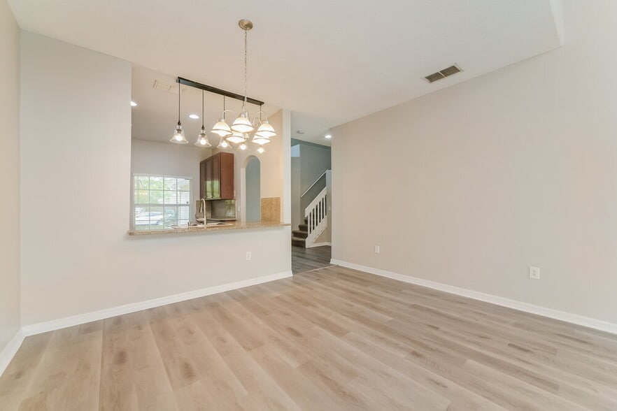 Building Photo - 2034 Meadow Pond Way