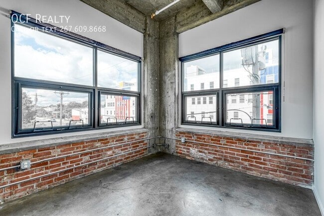 Building Photo - 4800 Brown St