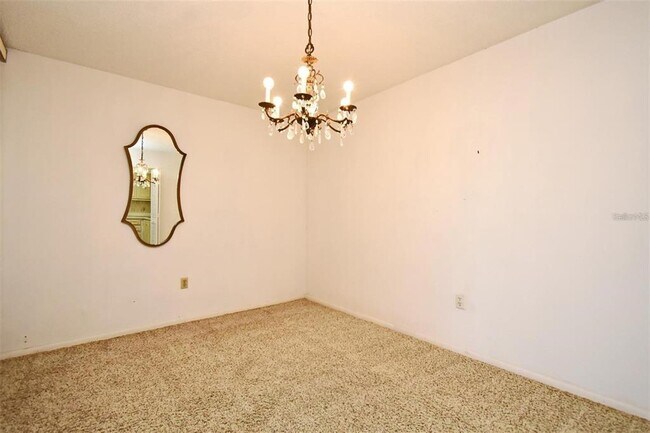 Building Photo - 536 Orange Dr