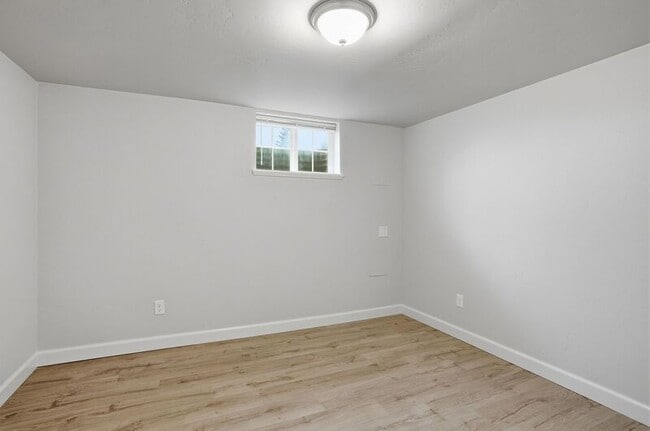 Building Photo - 3440 N Huetter Rd