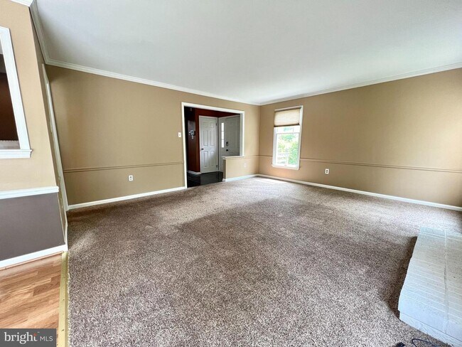 Building Photo - 8620 Trumbauer Dr