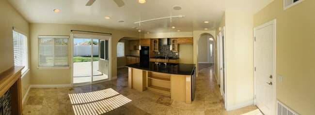 Building Photo - 25183 Parkcrest Dr