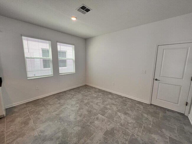 Building Photo - 6442 Pine Warbler Wy