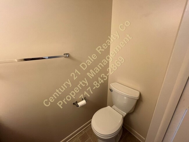 Building Photo - 2 BR 1.5 bath Condo in Central York School District