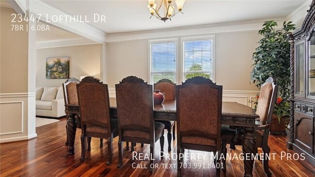 Building Photo - Beautifully Maintained 7 Bedroom 6 Bath Ho...