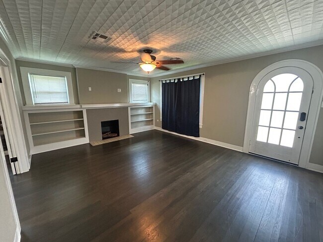 Building Photo - Spacious Corner Lot Charm