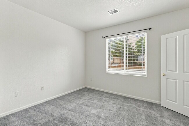 Building Photo - 9557 W San Juan Cir