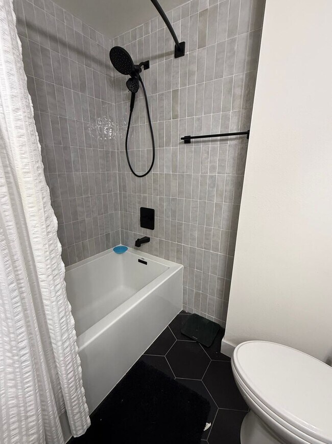 Building Photo - Charming Arvada Ranch