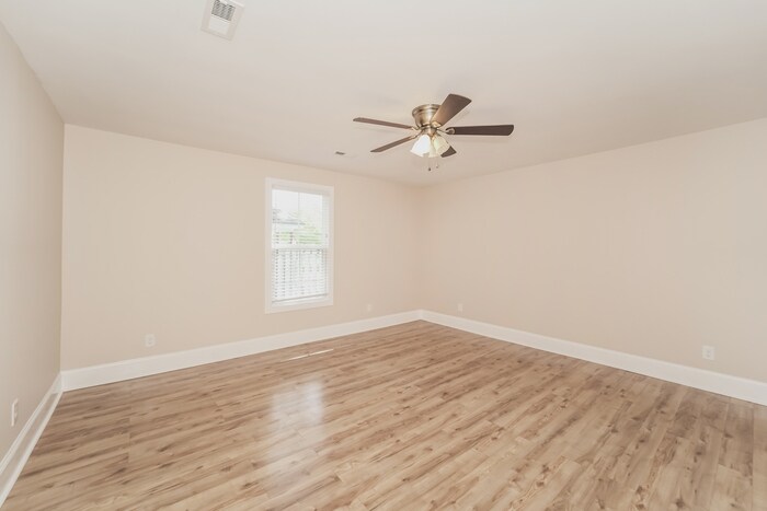 Building Photo - 205 Marion St