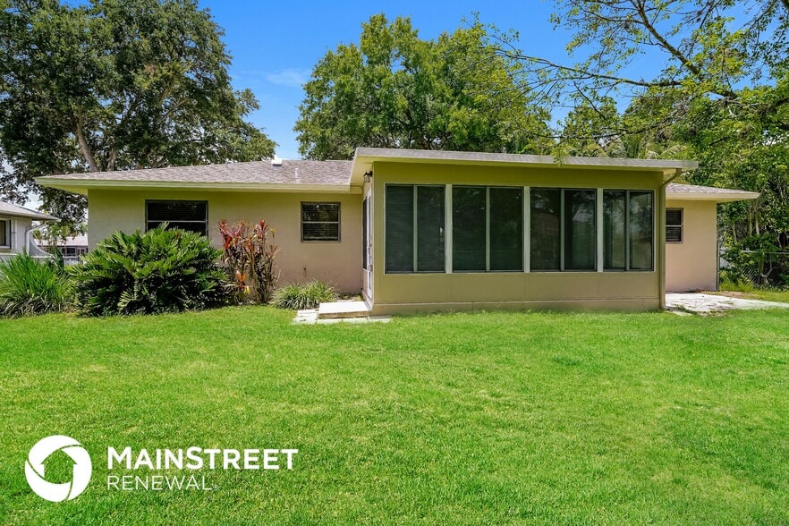 Building Photo - 113 NE 18th Pl