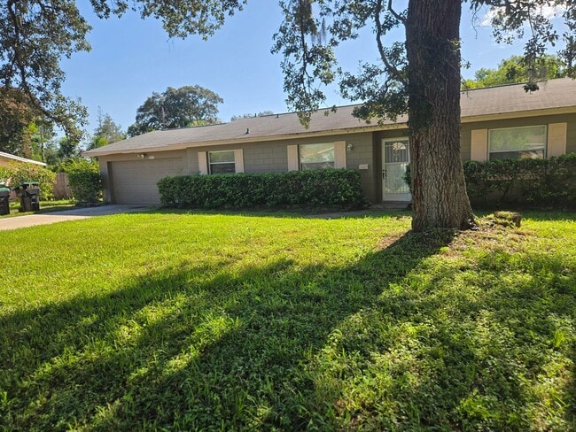Building Photo - 2217 Villano Ave