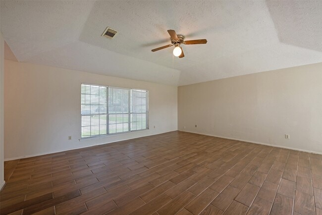 Building Photo - 2779 Forest Point Dr