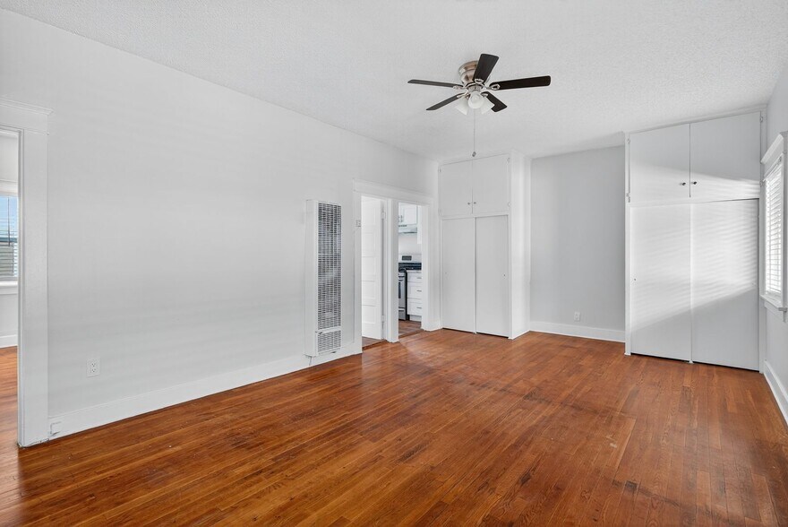 Building Photo - 915 Cherry Ave