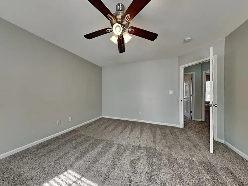 Building Photo - 12116 Stewarts Crossing Dr