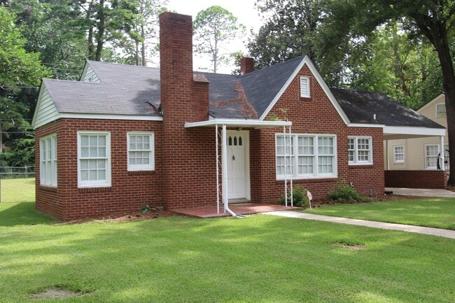 Primary Photo - 1110 10th Ave