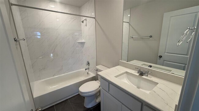 Building Photo - 4620 Modena Bay Bend